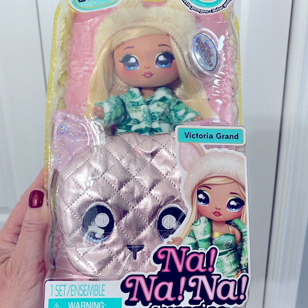 Na!Na!Na! Surprise-Glam Series-Victoria Grand